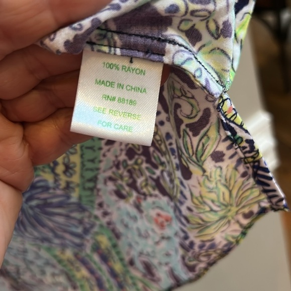 Lilly Pulitzer Cap Sleeve floral Print Top Rayon Size Small - Picture 5 of 10